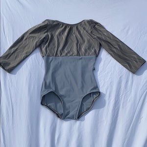 Child’s Luckyleo, 3/4 sleeves.